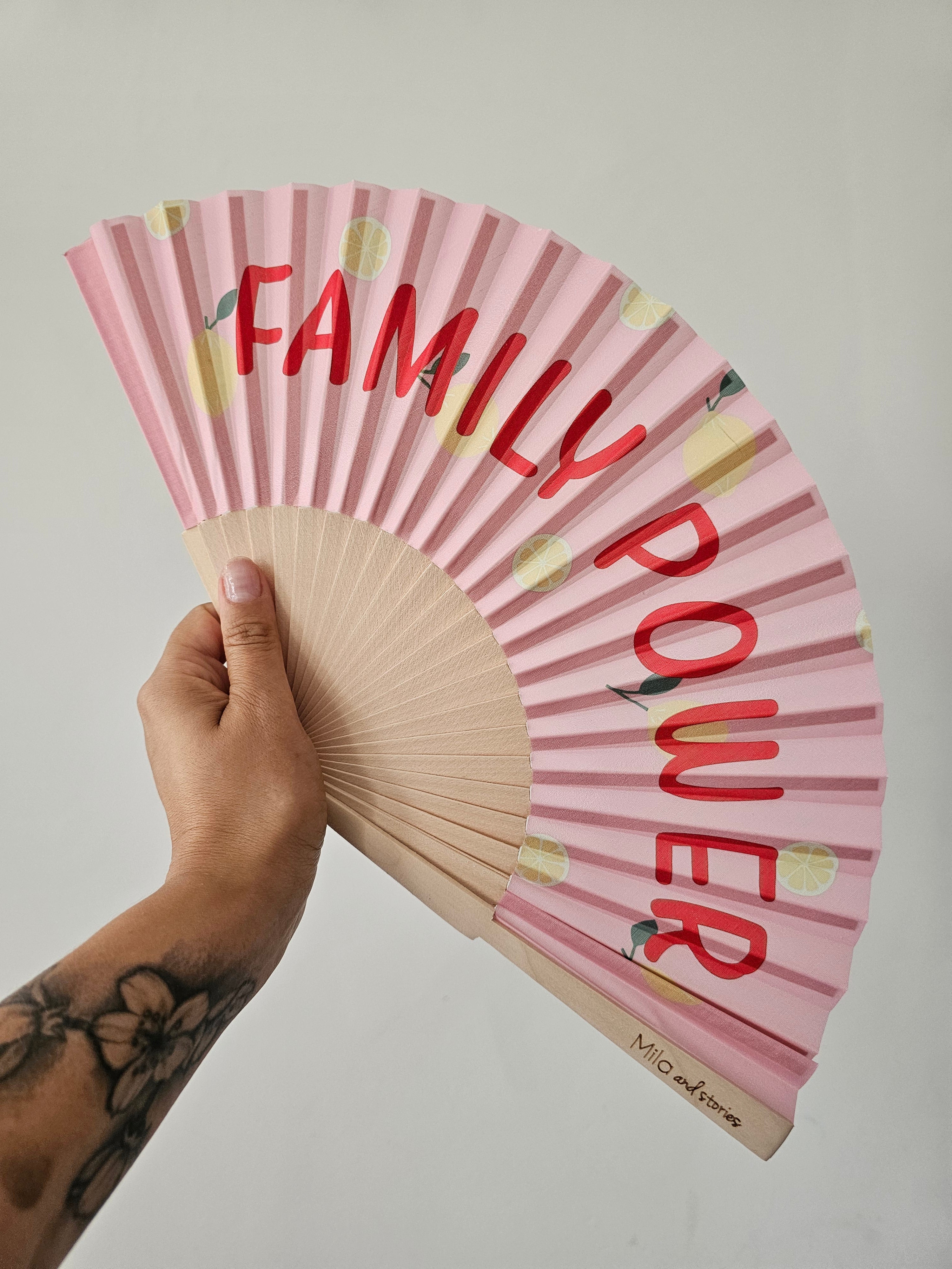 Éventail " FAMILY POWER "
